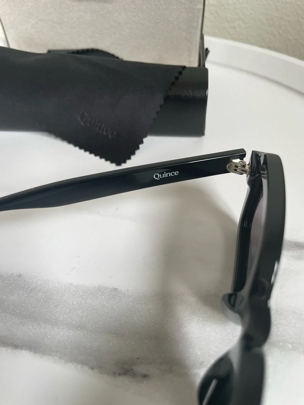 Quince Fiji Black Polarized Acetate Sunglasses Case and Cloth NWOT